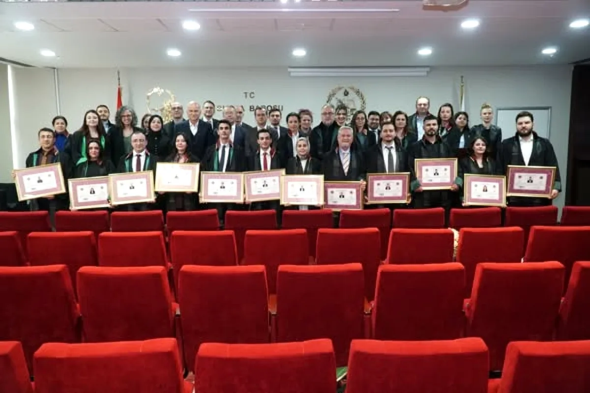 Bursa Barosu'nda 11 Yeni Avukat Mesleğe Kabul Edildi Bursa Barosu'nda 11 Yeni Avukat Mesleğe Kabul Edildi
