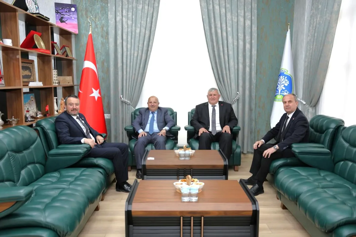 Kırıkkale Belediye Başkanları Sandıklı'da Tecrübe Paylaşımında Buluştu Kırıkkale Belediye Başkanları Sandıklı'da Tecrübe Paylaşımında Buluştu