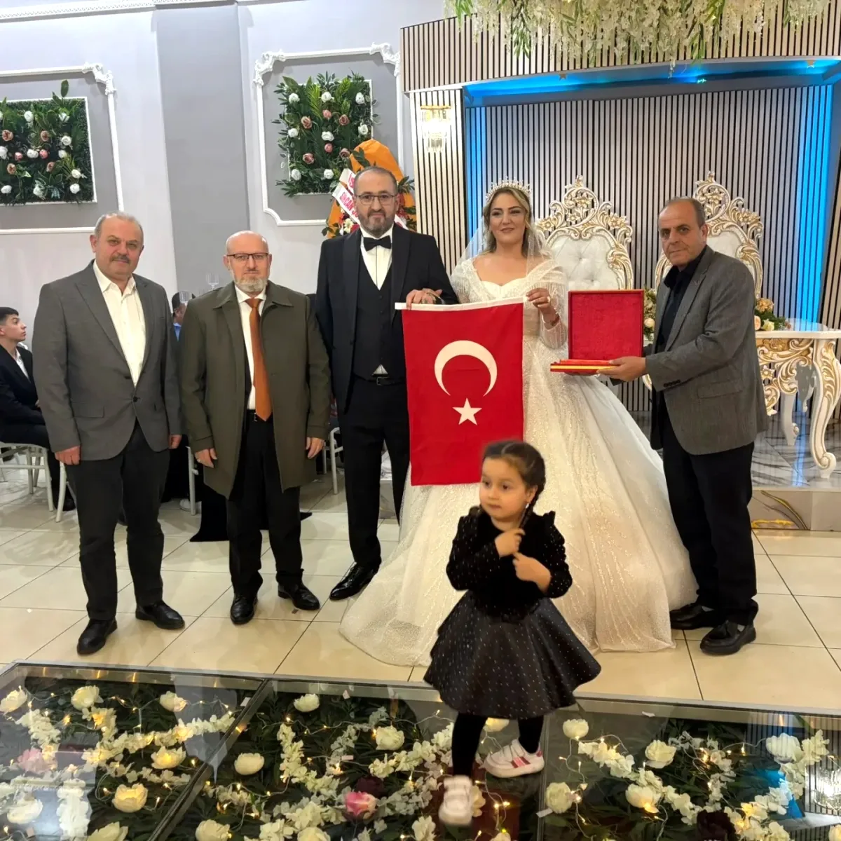 AK Parti Sincan Teşkilatı'ndan Düğün Merasimine Katılım AK Parti Sincan Teşkilatı'ndan Düğün Merasimine Katılım
