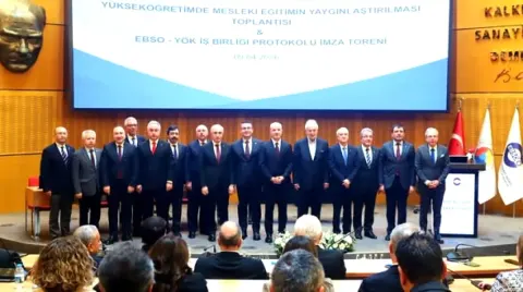 İzmir'de Mesleki Eğitim İçin Yol Haritası: Üniversite-Sanayi İş Birliği