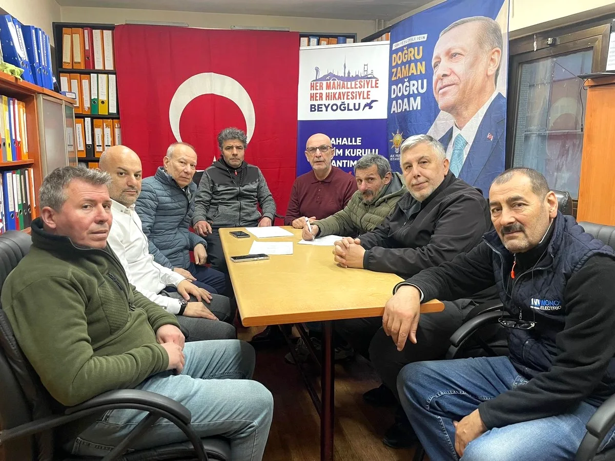 Beyoğlu'nda AK Parti Mahalle Yönetim Kurulu Toplantısı Düzenlendi Beyoğlu'nda AK Parti Mahalle Yönetim Kurulu Toplantısı Düzenlendi