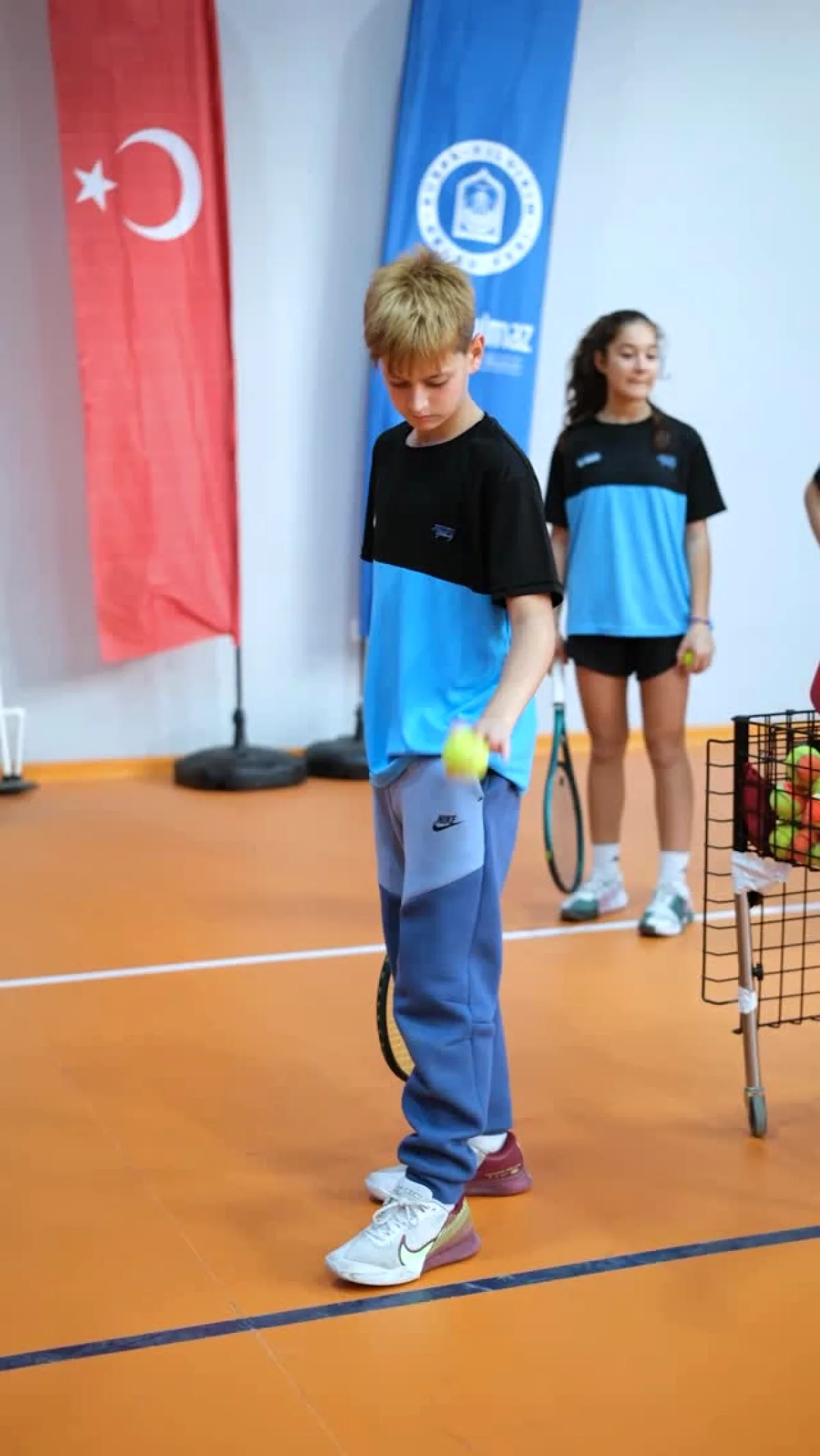Yıldırım'da Tenis Kortlarında Çocuklar Stratejik Düşünmeyi Öğreniyor Yıldırım'da Tenis Kortlarında Çocuklar Stratejik Düşünmeyi Öğreniyor