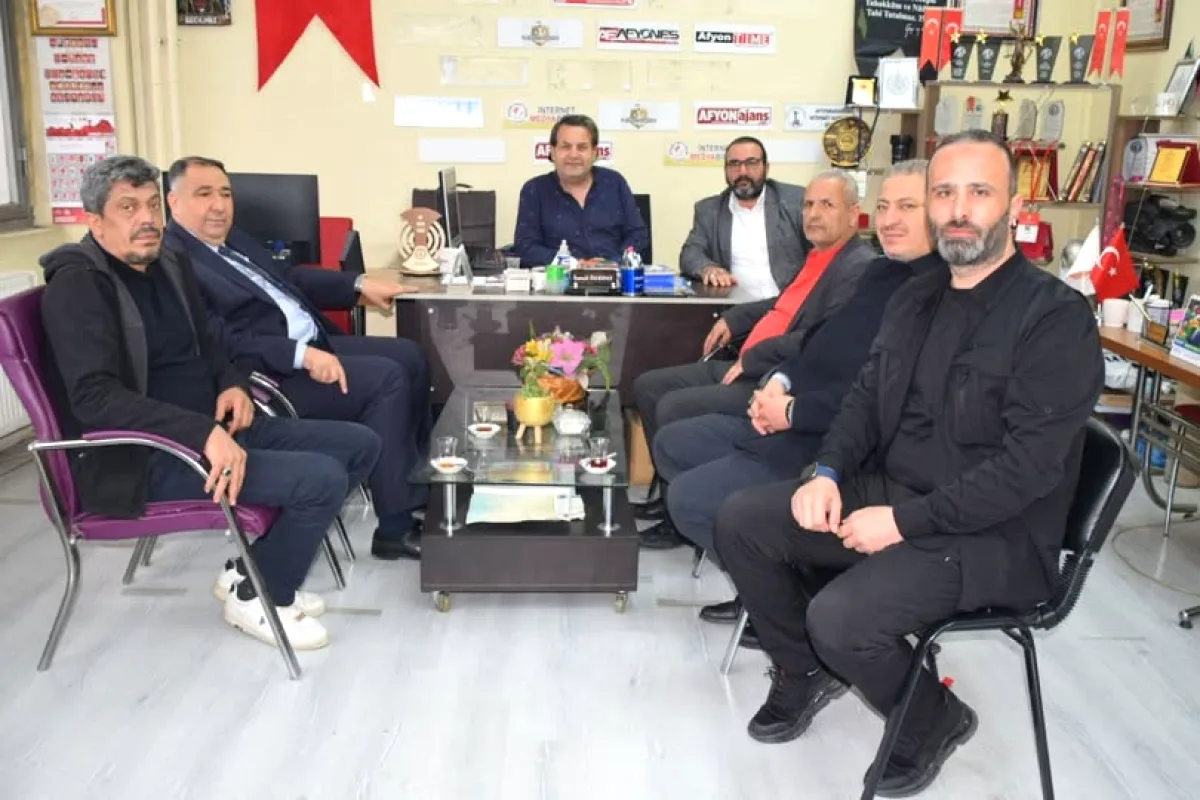 İYİ'den Afyonkarahisar İnternet Habercilerine Ziyaret İYİ'den Afyonkarahisar İnternet Habercilerine Ziyaret