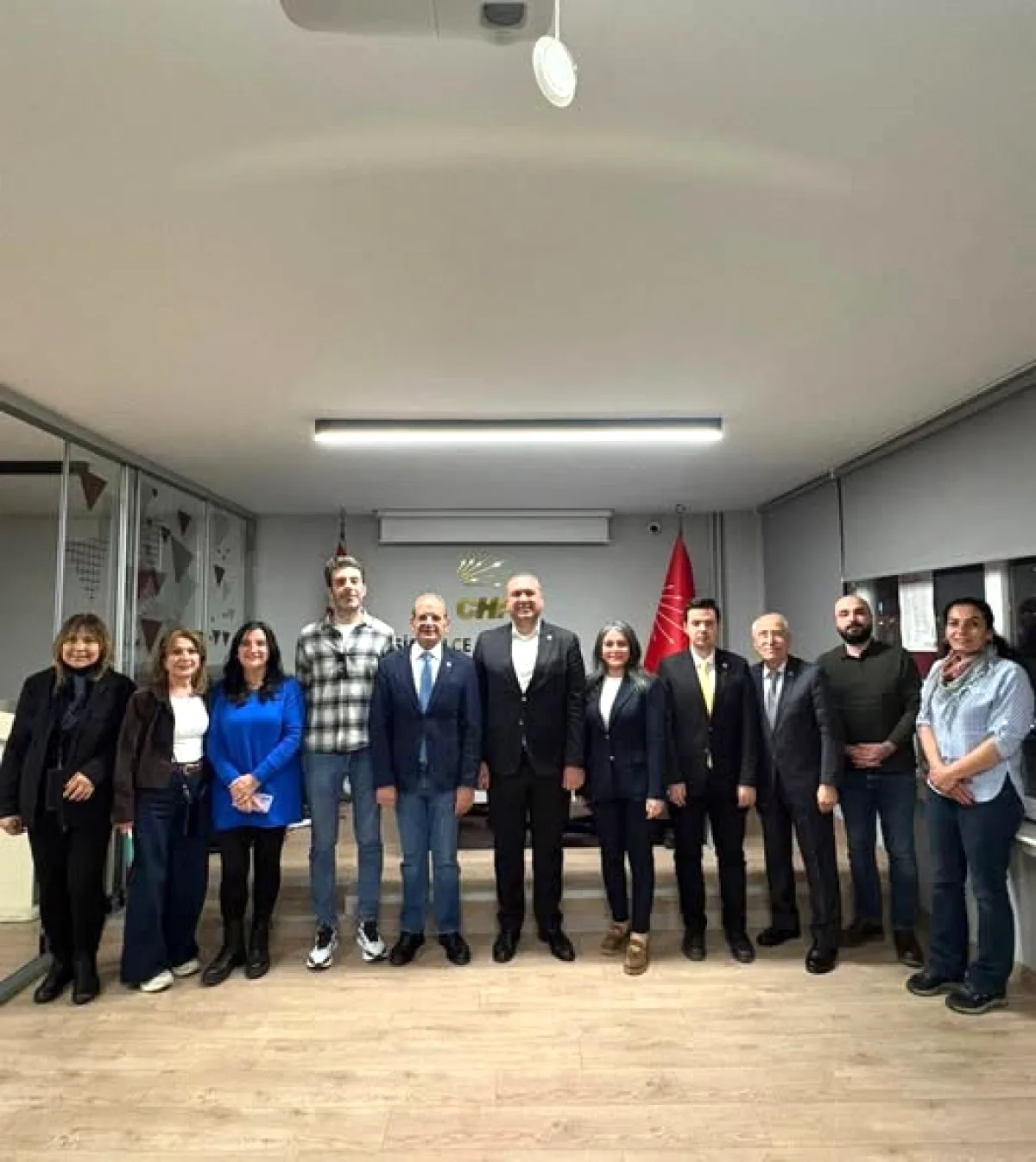 CHP'li Yetkililer Şişli'de Yerel Yönetimler Toplantısı Düzenledi CHP'li Yetkililer Şişli'de Yerel Yönetimler Toplantısı Düzenledi