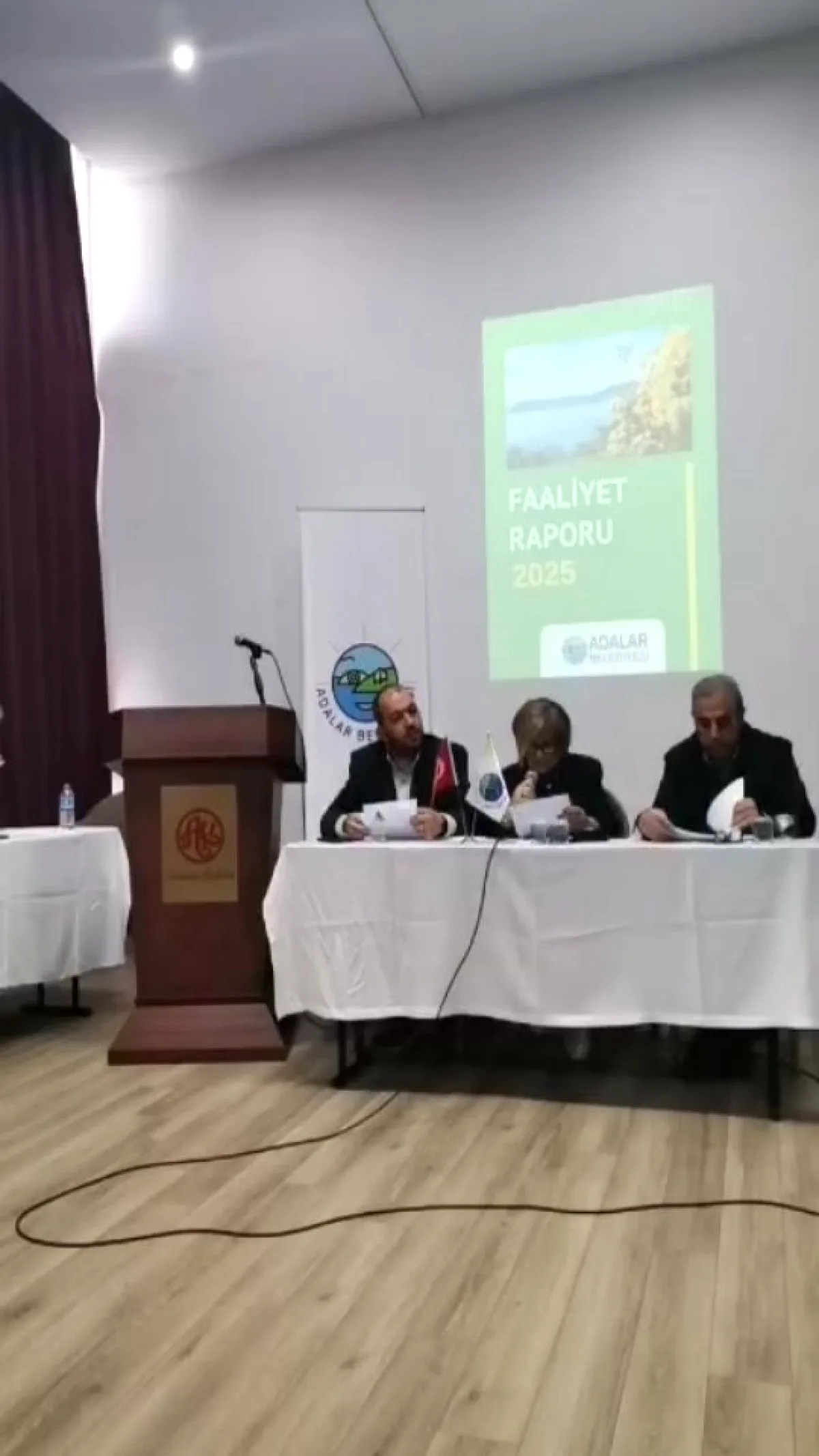 Adalar'da 2025 Faaliyet Raporu Halkla Birlikte Masaya Yatırıldı Adalar'da 2025 Faaliyet Raporu Halkla Birlikte Masaya Yatırıldı