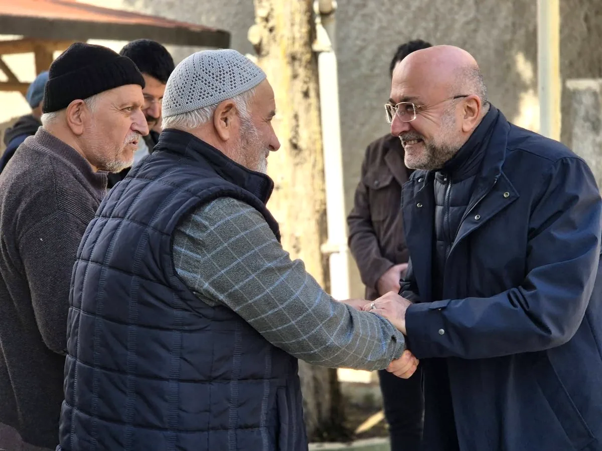 İl Başkanı Şahin Camide Cemaatle Buluştu İl Başkanı Şahin Camide Cemaatle Buluştu