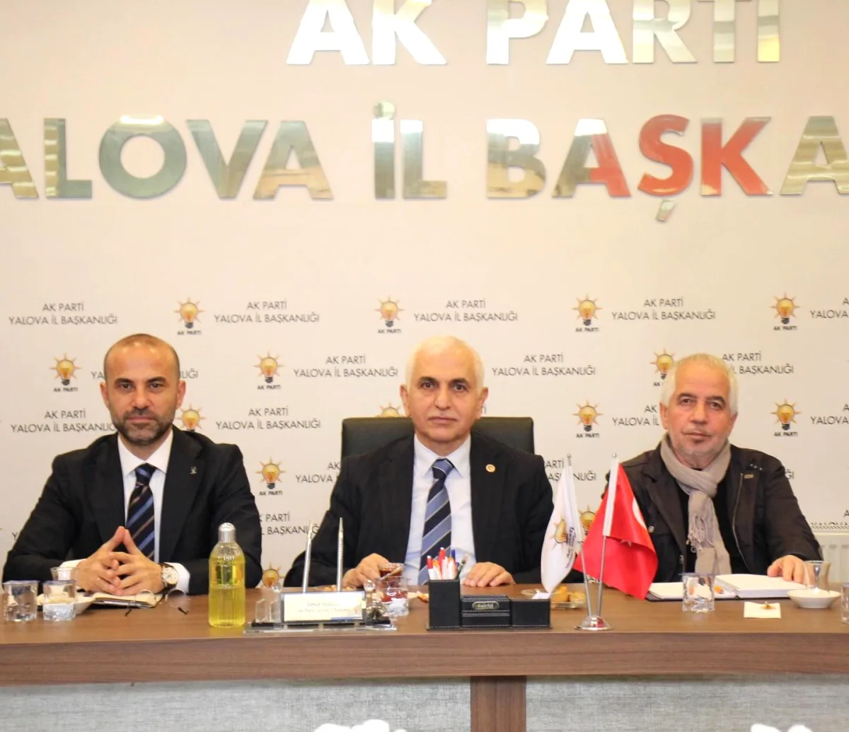 AK Parti Yalova'da Yerel Yönetimler Toplantısı: Mervan Gül Başkanlığında İstişareler Tamamlandı AK Parti Yalova'da Yerel Yönetimler Toplantısı: Mervan Gül Başkanlığında İstişareler Tamamlandı