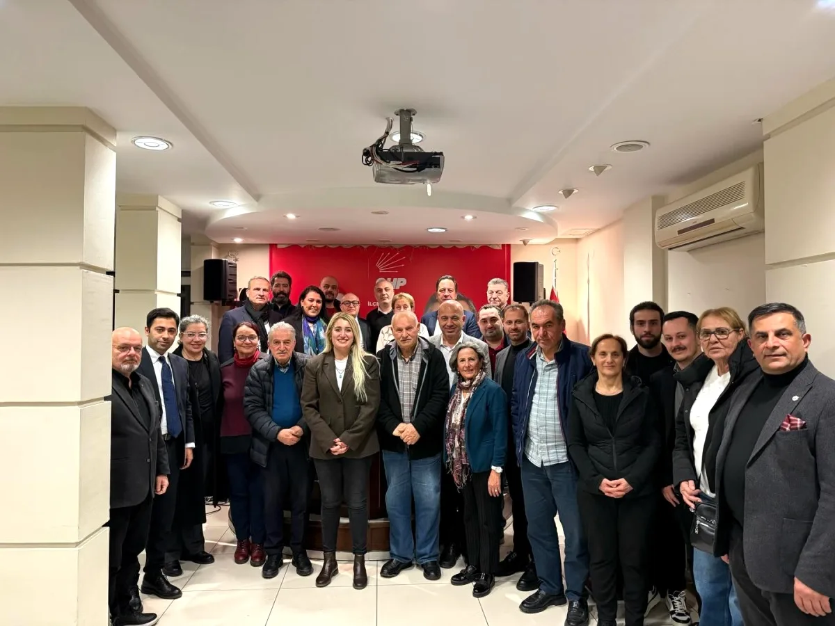 CHP Bakırköy, Şenlikköy'de Mahalle Örgütlenmesini Güçlendiriyor CHP Bakırköy, Şenlikköy'de Mahalle Örgütlenmesini Güçlendiriyor