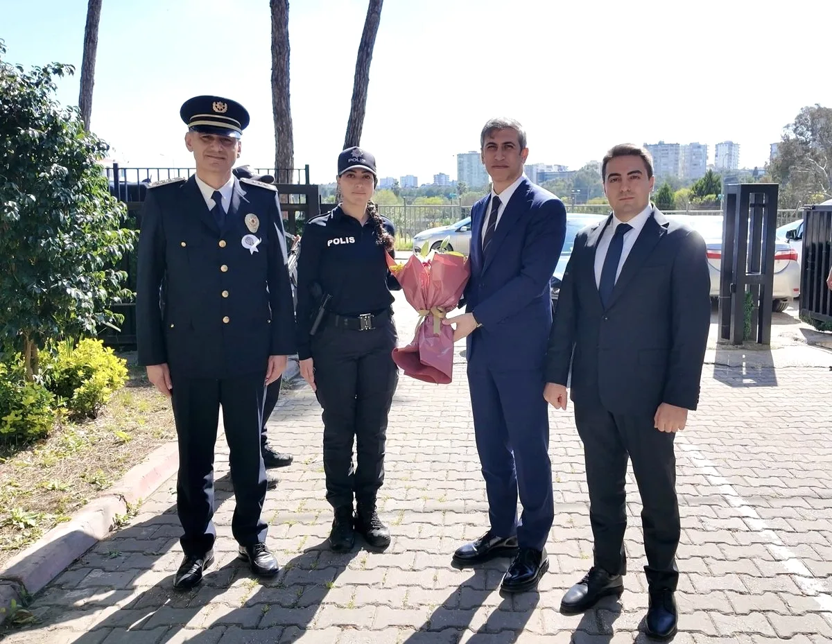 Yüreğir Kaymakamı Aksu, Polis Günü'nde Emniyet Mensuplarını Ziyaret Etti Yüreğir Kaymakamı Aksu, Polis Günü'nde Emniyet Mensuplarını Ziyaret Etti