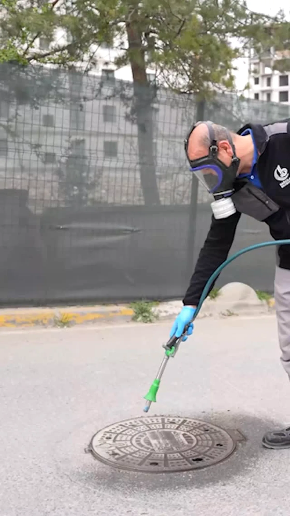 Bağcılar'da Rögar İlaçlaması Sürüyor: Haşere Mücadelesi Sahada Bağcılar'da Rögar İlaçlaması Sürüyor: Haşere Mücadelesi Sahada