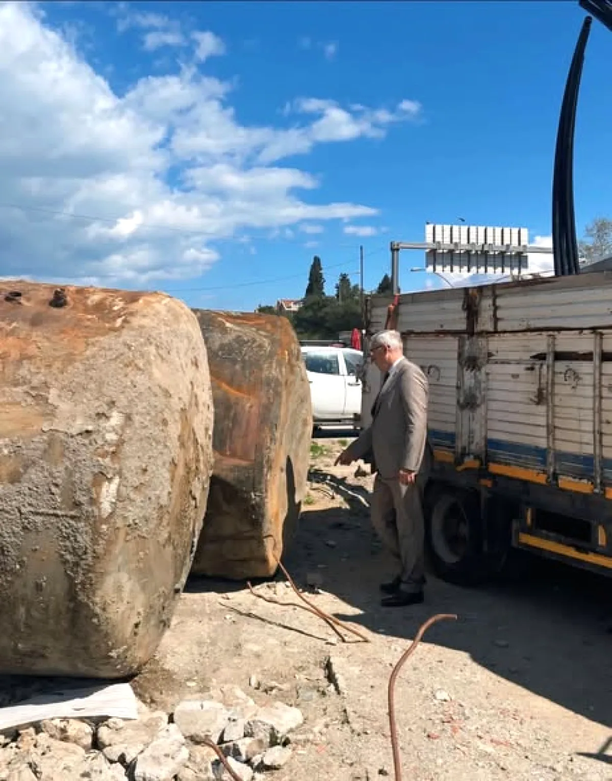 Erdek'in Yeni Girişi: Başkan Karışık'ın Estetik Dönüşüm Planı Erdek'in Yeni Girişi: Başkan Karışık'ın Estetik Dönüşüm Planı