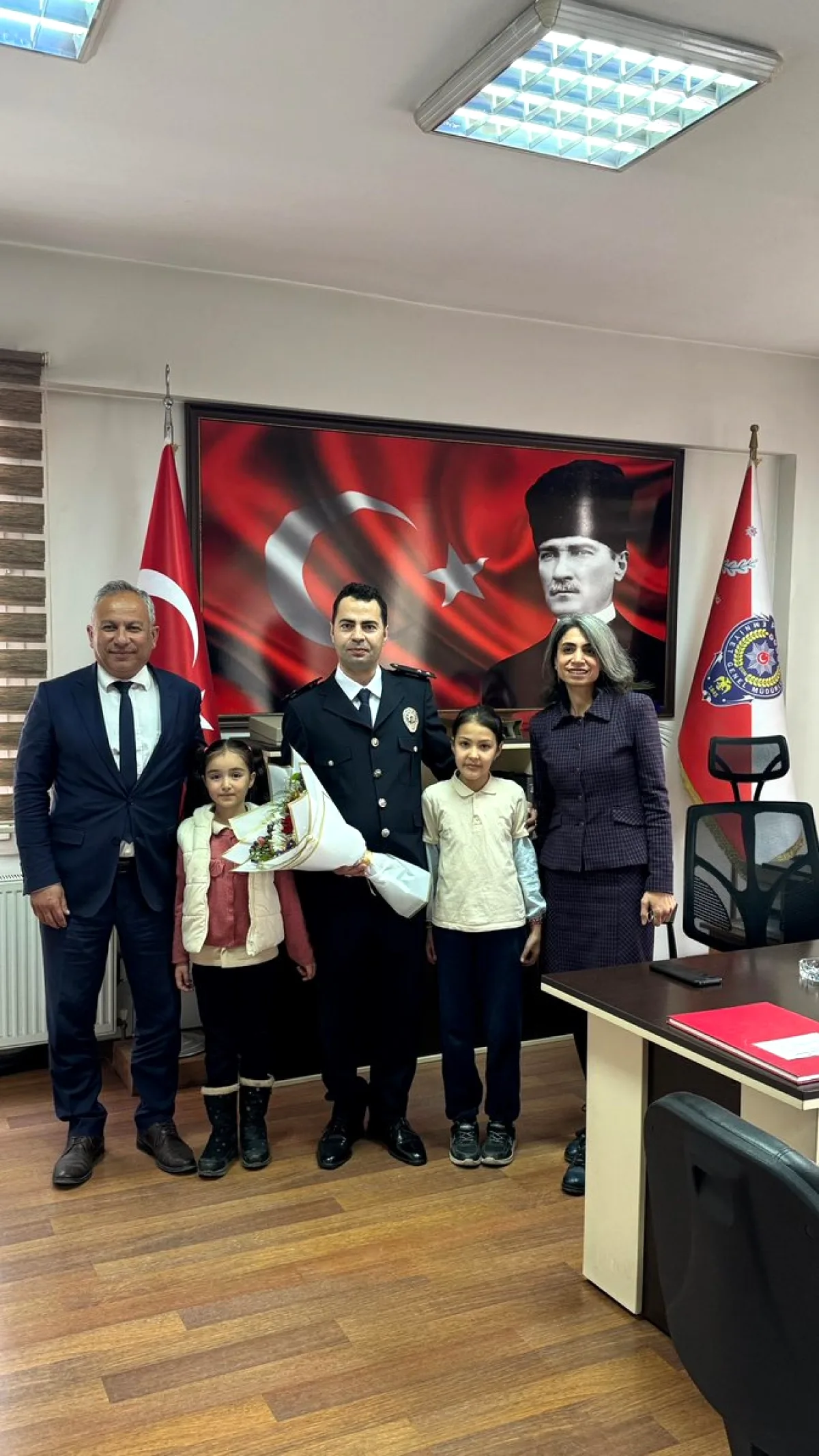 Aladağ'da Polis Haftası Ziyareti: Eğitim ve Güvenlik İşbirliği Aladağ'da Polis Haftası Ziyareti: Eğitim ve Güvenlik İşbirliği