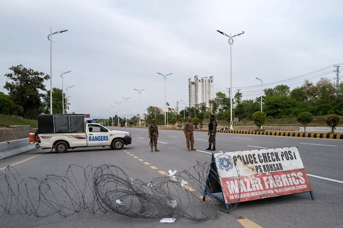İran Heyeti Pakistan'da ABD Heyetiyle Masada: Vance Kritik Görüşmeler İçin Yolda İran Heyeti Pakistan'da ABD Heyetiyle Masada: Vance Kritik Görüşmeler İçin Yolda