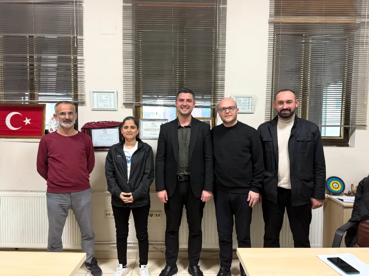 Ak Genç İzmit, Muhtarlarla Mahalle İstişaresi Yaptı Ak Genç İzmit, Muhtarlarla Mahalle İstişaresi Yaptı