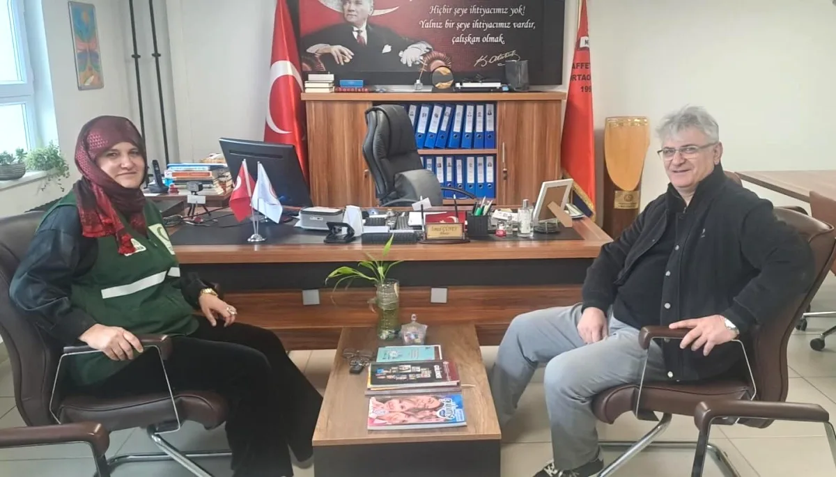 Üsküdar'da Bağımlılıkla Mücadelede Okul-Yeşilay İşbirliği Üsküdar'da Bağımlılıkla Mücadelede Okul-Yeşilay İşbirliği