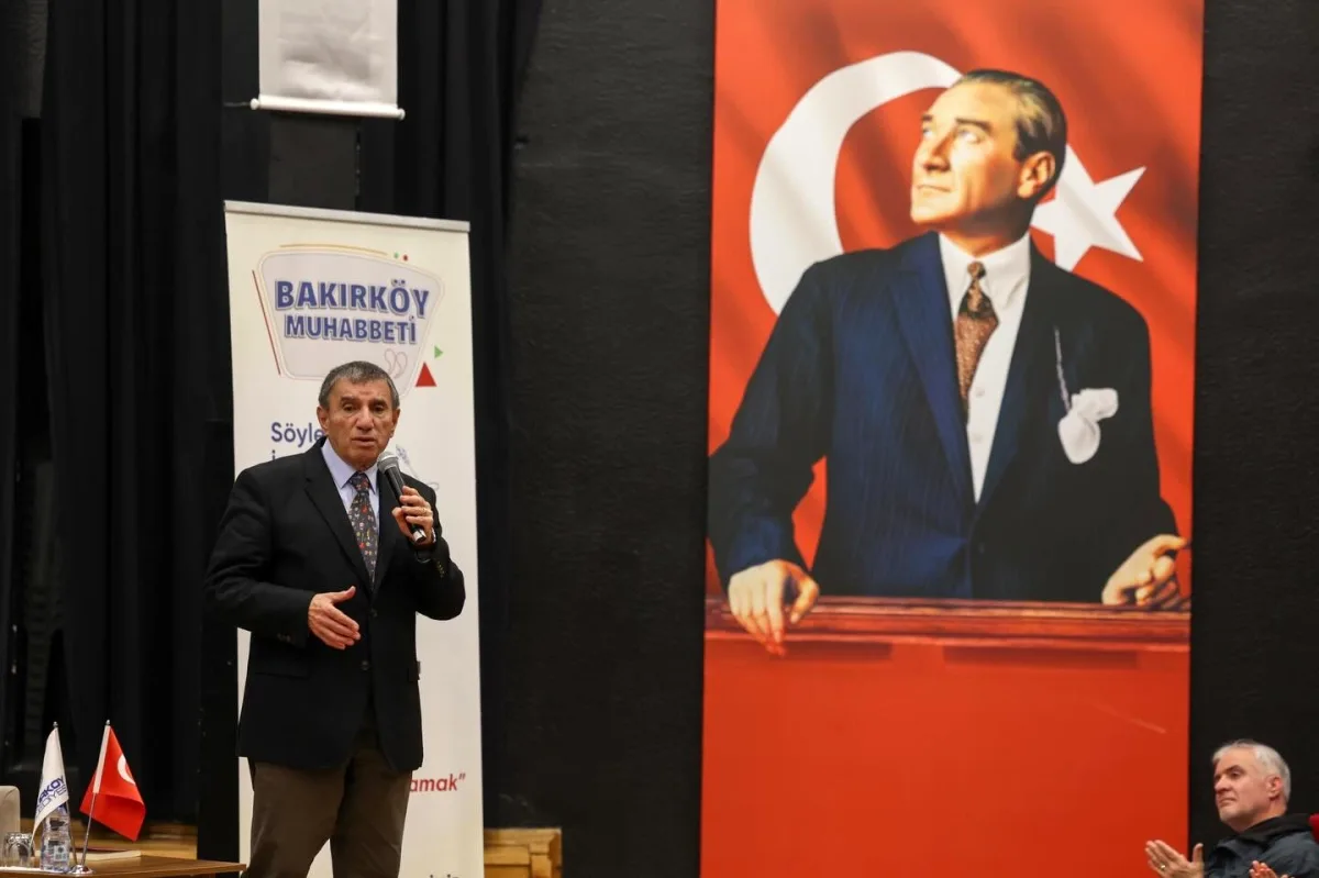 Bakırköy'de Okuma Kültürü Söyleşisi Yoğun Katılımla Gerçekleşti Bakırköy'de Okuma Kültürü Söyleşisi Yoğun Katılımla Gerçekleşti