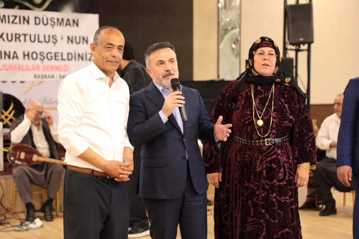Tamer Dağlı, Şanlıurfa'nın Kurtuluşunda Hemşehrileriyle Buluştu Tamer Dağlı, Şanlıurfa'nın Kurtuluşunda Hemşehrileriyle Buluştu