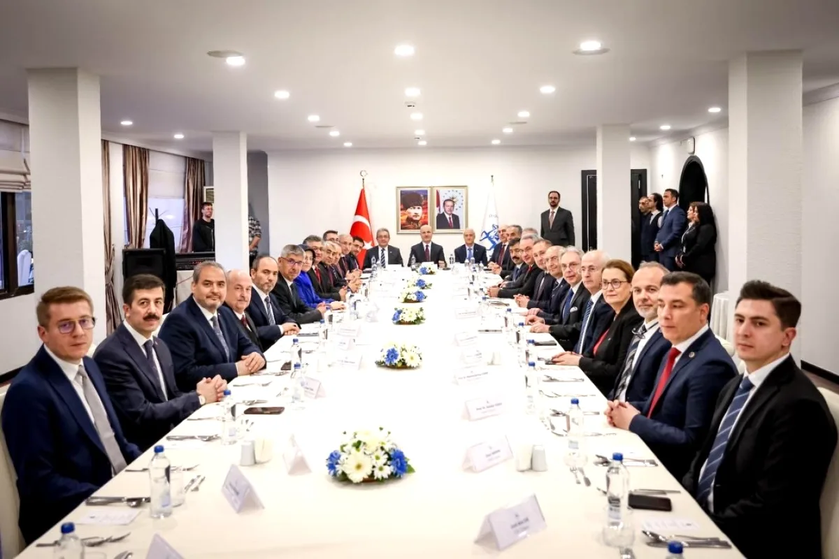 Ege Bölgesi Devlet Üniversiteleri Birliği Rektörler Toplantısı Gerçekleşti Ege Bölgesi Devlet Üniversiteleri Birliği Rektörler Toplantısı Gerçekleşti