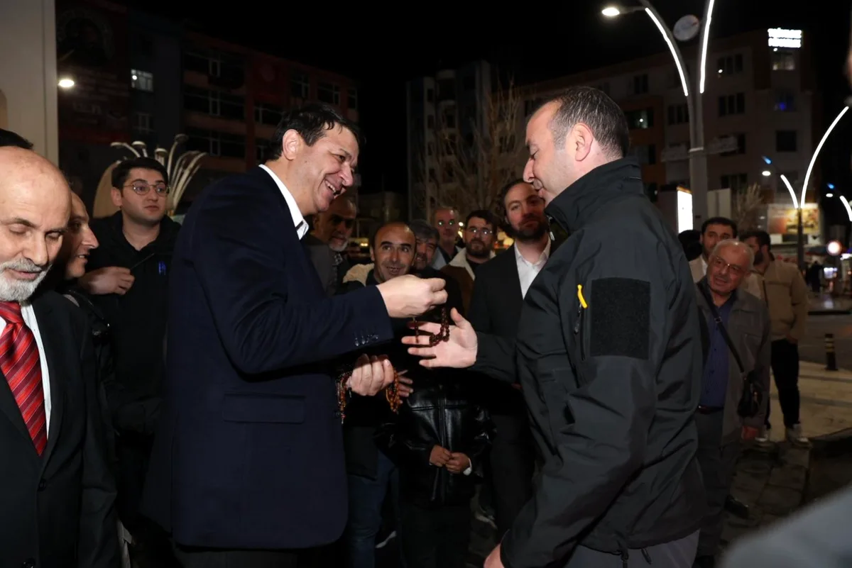 Saadet Partisi Genel Başkanı Arıkan, Polis Günü'nü Tebrik Etti Saadet Partisi Genel Başkanı Arıkan, Polis Günü'nü Tebrik Etti