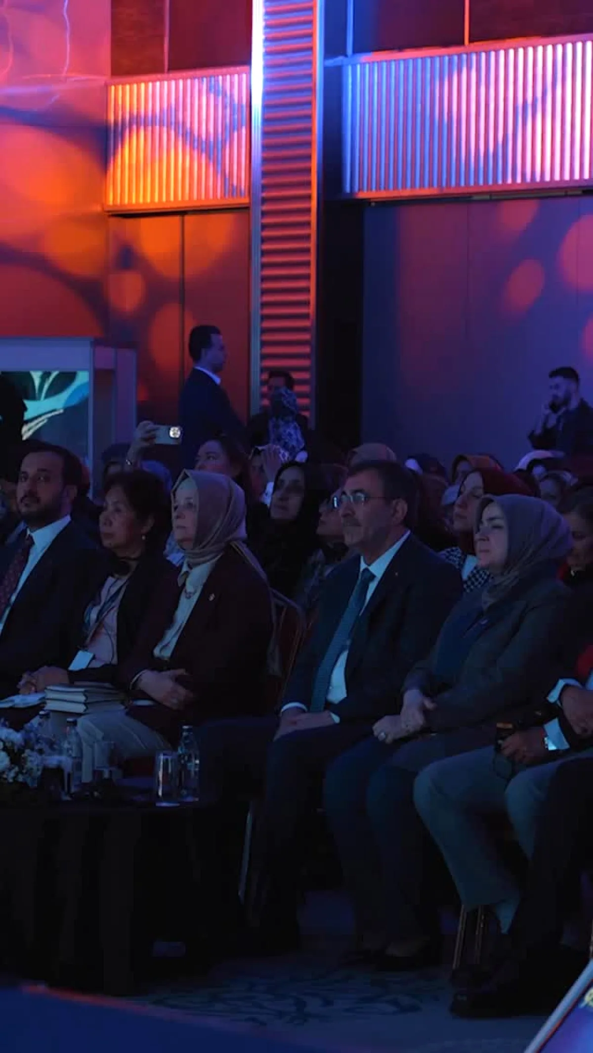 Küresel Dönüşümün Öncüsü Kadınlar İstanbul'da Buluştu Küresel Dönüşümün Öncüsü Kadınlar İstanbul'da Buluştu
