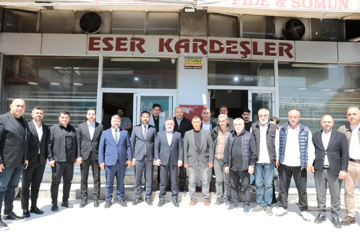 Adana'da Esnafa Destek: Tamer Dağlı ve İbrahim Gökçedağ'dan Ziyaret Adana'da Esnafa Destek: Tamer Dağlı ve İbrahim Gökçedağ'dan Ziyaret