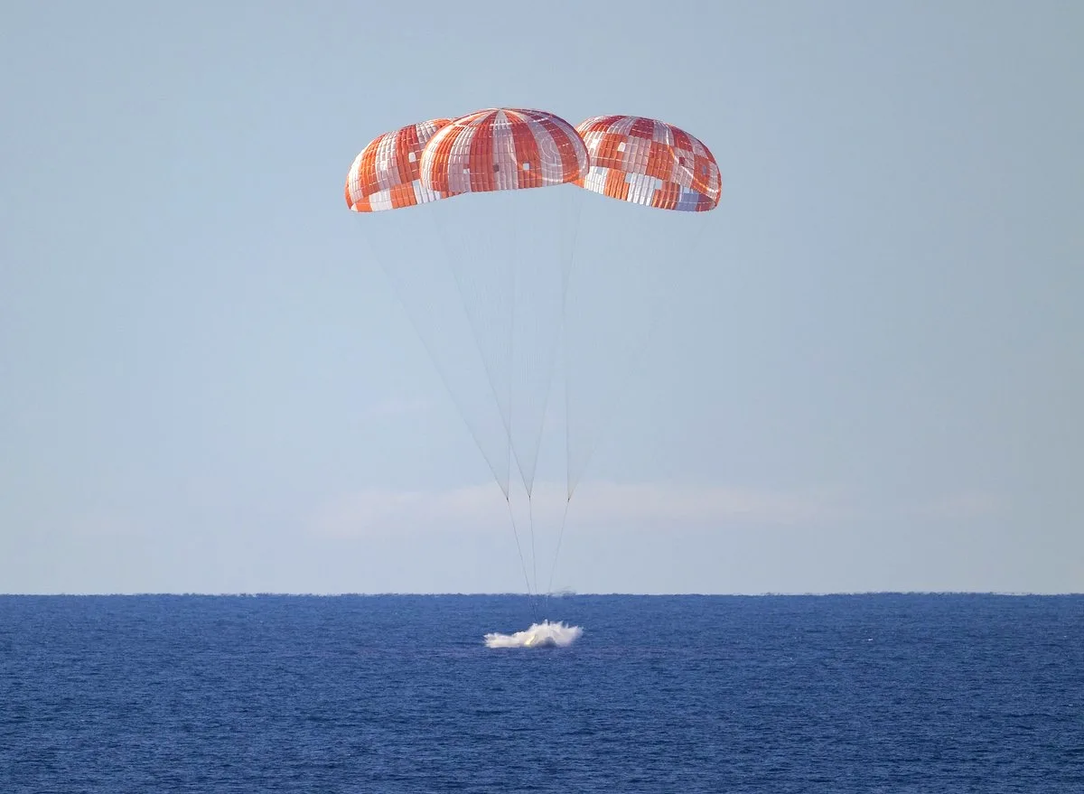 Dört Astronot Ay Görevini Tamamlayıp Dünya'ya Döndü Dört Astronot Ay Görevini Tamamlayıp Dünya'ya Döndü