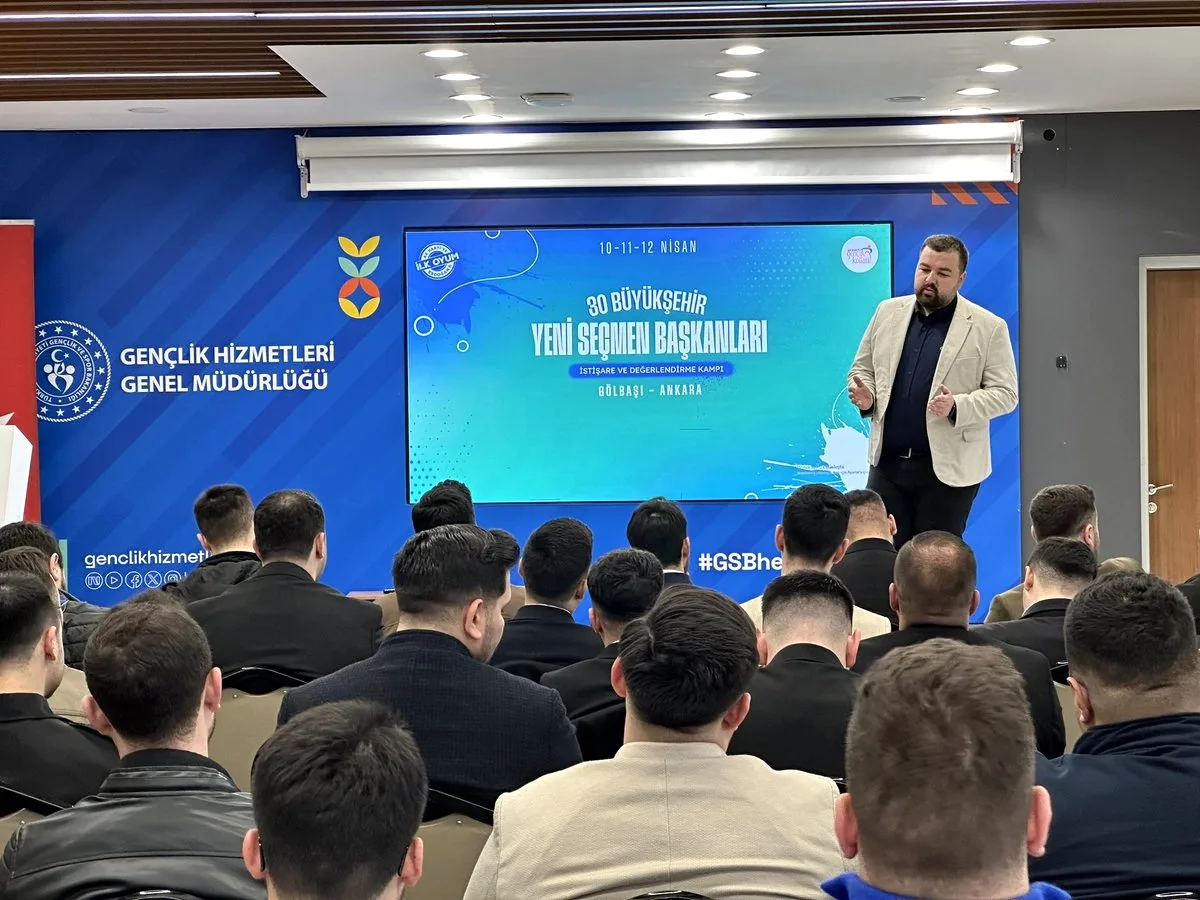 16 Mayıs AK Parti Gençlik Şöleni İçin Yeni Seçmen Başkanları Ankara'da Toplantı Yaptı 16 Mayıs AK Parti Gençlik Şöleni İçin Yeni Seçmen Başkanları Ankara'da Toplantı Yaptı