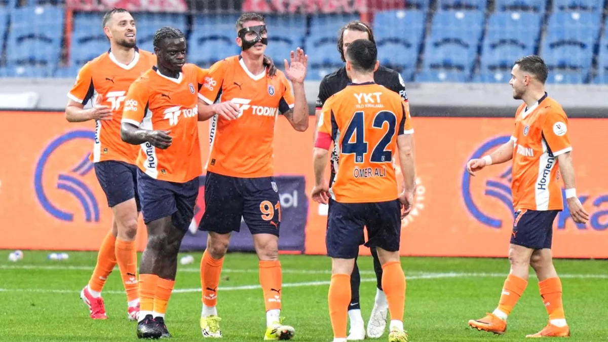Başakşehir sahasında 3-0'lık galibiyetle 3 puan aldı Başakşehir sahasında 3-0'lık galibiyetle 3 puan aldı