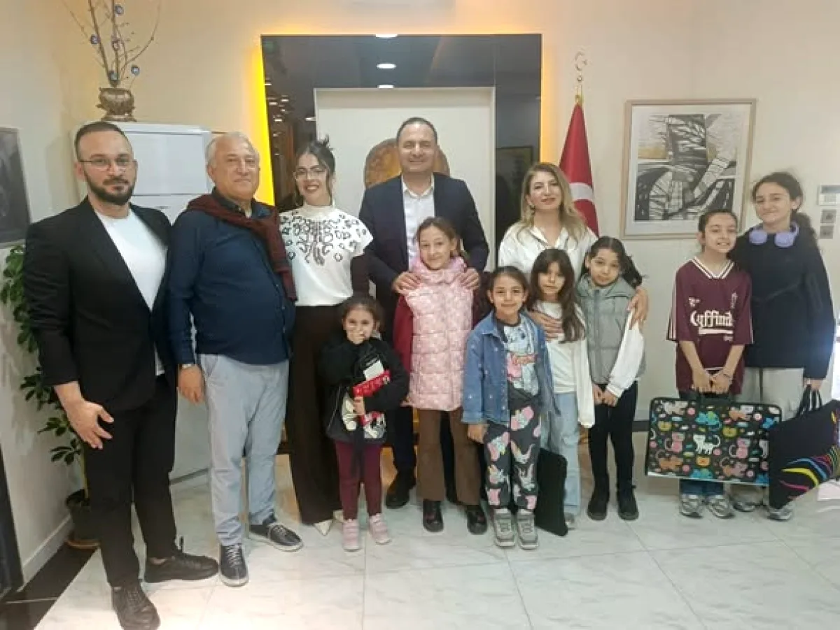 Murat Çelik, Nüans Sanat Akademisi'ni Ziyaret Etti Murat Çelik, Nüans Sanat Akademisi'ni Ziyaret Etti