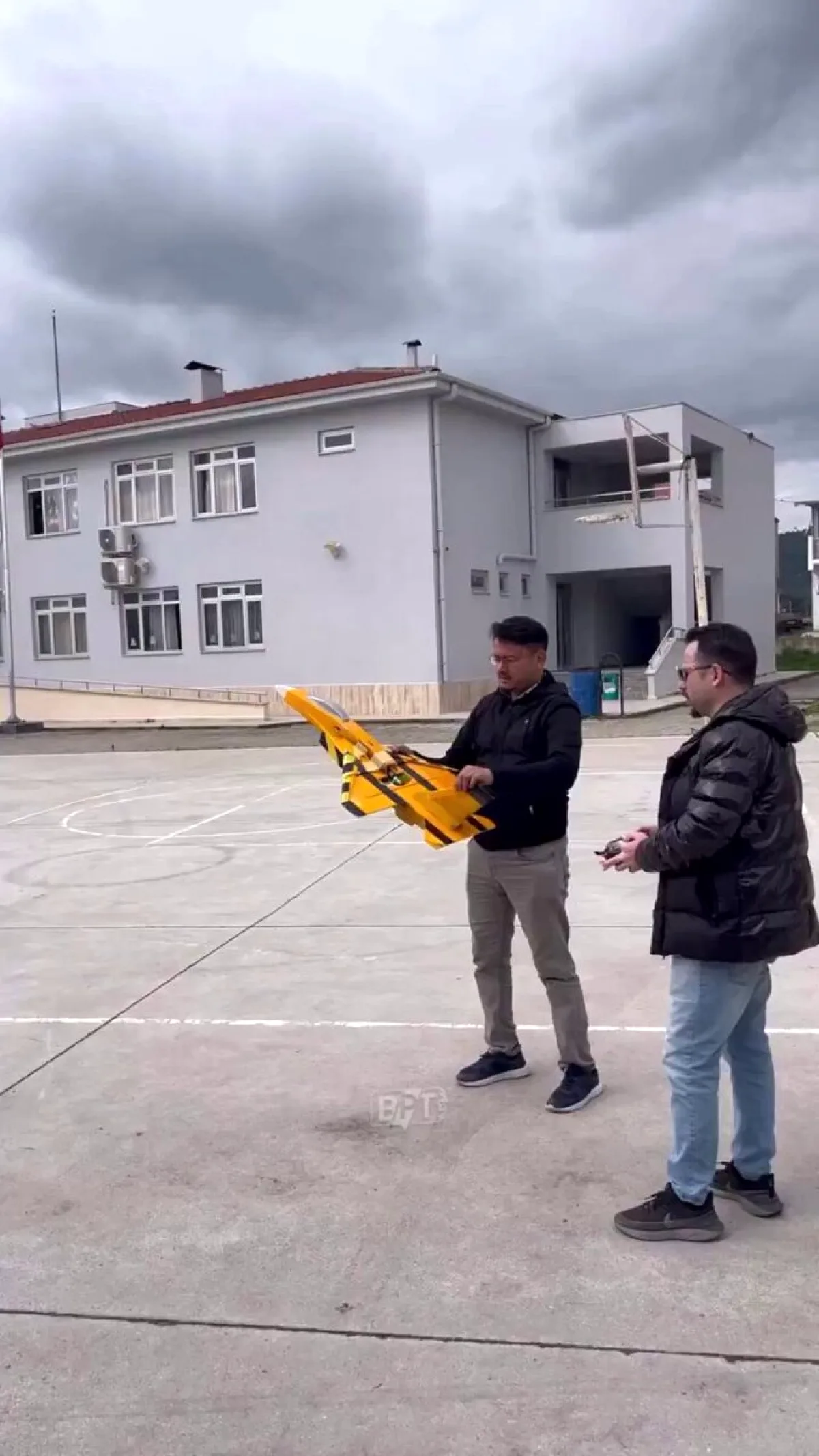 Muğla'da Öğretmen ve Öğrenciler Kendi Yaptıkları Yerli Uçağı Test Etti Muğla'da Öğretmen ve Öğrenciler Kendi Yaptıkları Yerli Uçağı Test Etti