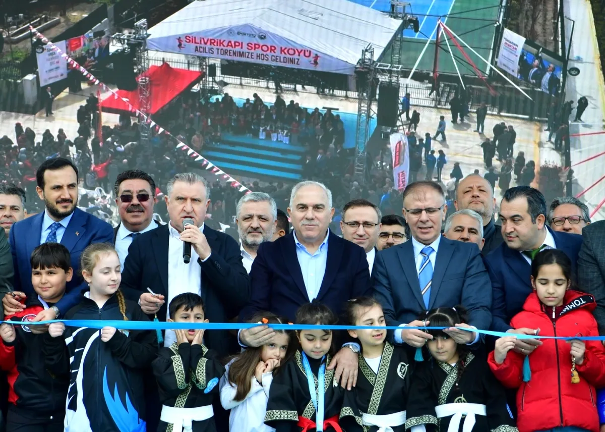 Silivrikapı Spor Köyü Açıldı: Fatih'te Ücretsiz Spor İmkanı Silivrikapı Spor Köyü Açıldı: Fatih'te Ücretsiz Spor İmkanı
