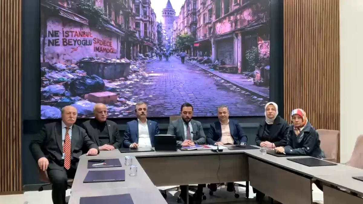 Beyoğlu Belediyesi'nde Şeffaflık Krizi: AK Partili Üyeden Sert Eleştiri Beyoğlu Belediyesi'nde Şeffaflık Krizi: AK Partili Üyeden Sert Eleştiri