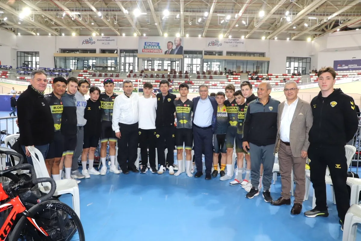 Konya'da Heyecan Dorukta! Türkiye'nin İlk Olimpik Veledromu'nda Puanlı Pist Bisikleti Kupası Devam Ediyor Konya'da Heyecan Dorukta! Türkiye'nin İlk Olimpik Veledromu'nda Puanlı Pist Bisikleti Kupası Devam Ediyor