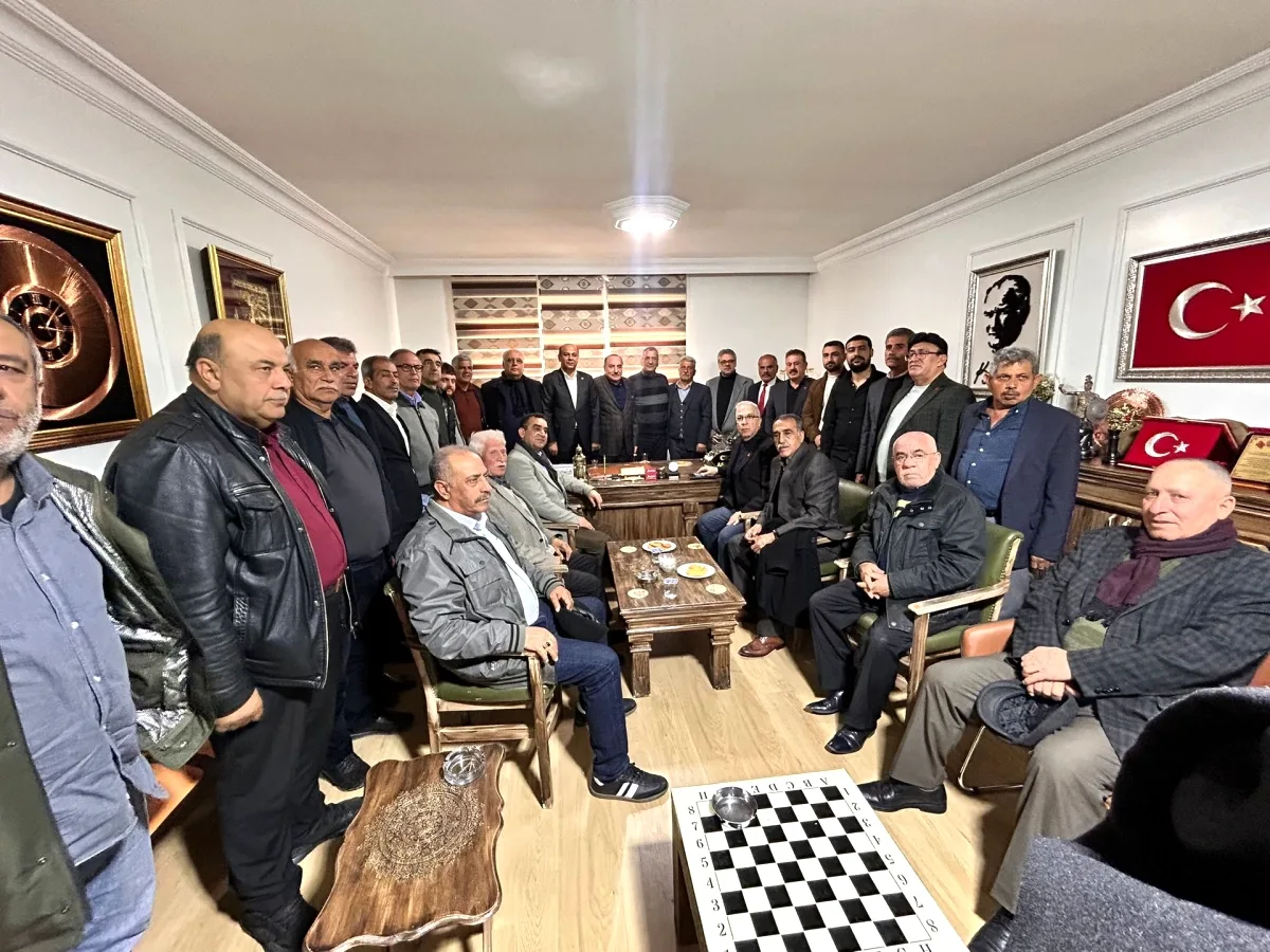 Gaziantep'te Dernek Ziyareti: Siyasetçilerle Yerel Sorunlar Masaya Yatırıldı Gaziantep'te Dernek Ziyareti: Siyasetçilerle Yerel Sorunlar Masaya Yatırıldı