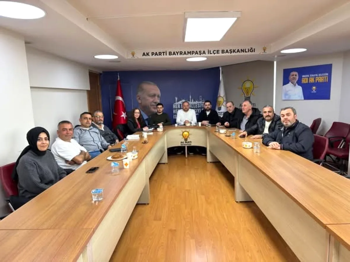 Bayrampaşa'da AK Parti'den mahalle başkanlarıyla kritik istişare toplantısı Bayrampaşa'da AK Parti'den mahalle başkanlarıyla kritik istişare toplantısı