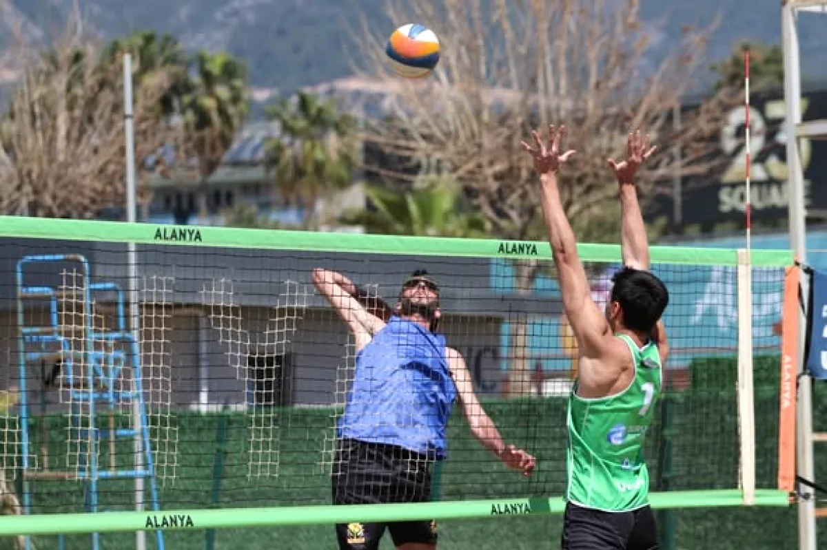 Alanya'da Plaj Voleybolu Heyecanı: Son Gün Mücadeleler Alanya'da Plaj Voleybolu Heyecanı: Son Gün Mücadeleler