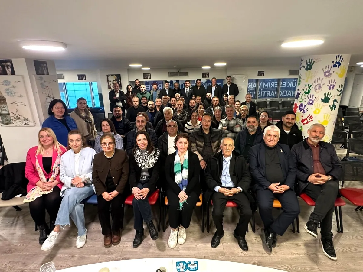 CHP Üsküdar'dan Belediyeye Destek: "Haklılığımız Ortaya Çıkacak" CHP Üsküdar'dan Belediyeye Destek: "Haklılığımız Ortaya Çıkacak"