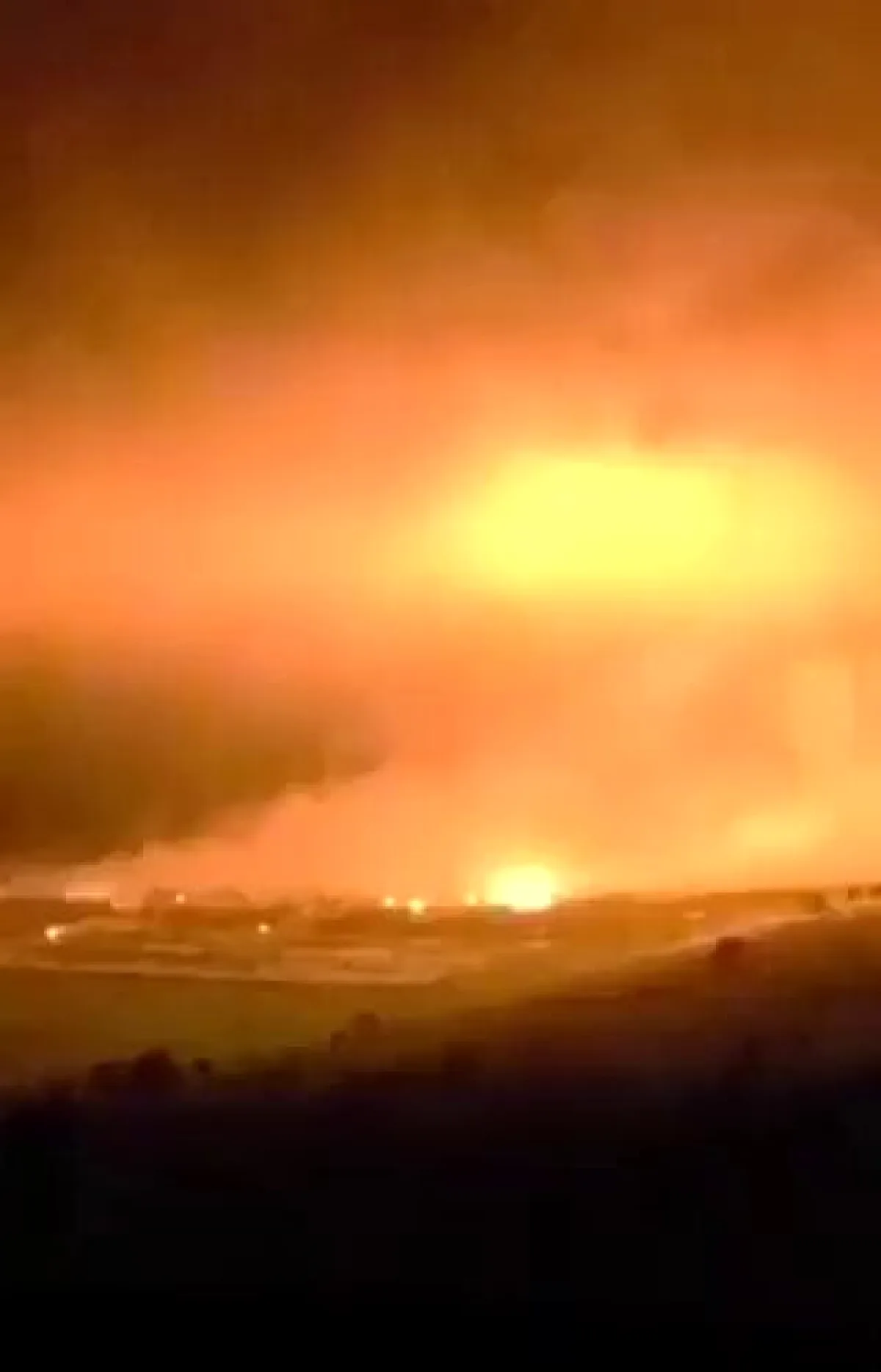 İsrail Lübnan'ın Güneyini Yasaklı Fosfor Bombasıyla Bombaladı İsrail Lübnan'ın Güneyini Yasaklı Fosfor Bombasıyla Bombaladı