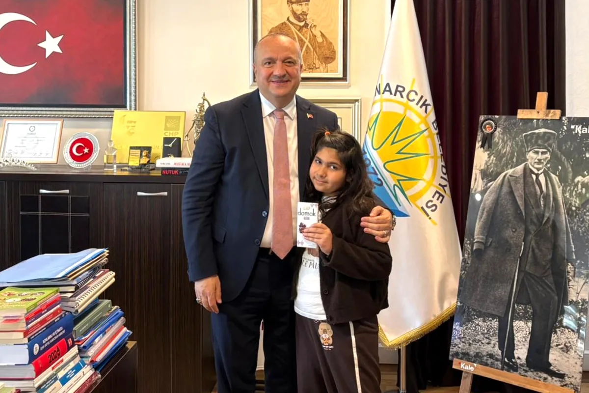 Minik Asude'nin Belediye Başkanı ile Özel Buluşması Minik Asude'nin Belediye Başkanı ile Özel Buluşması