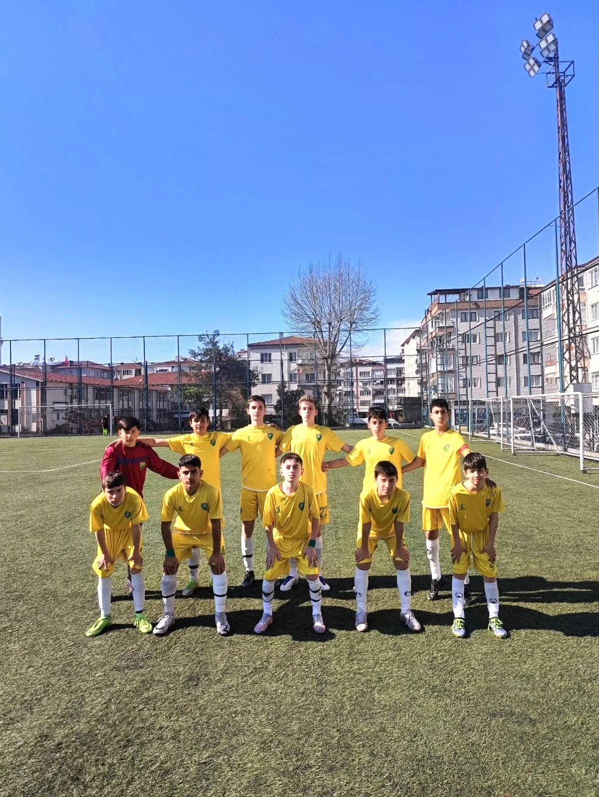 Altınova Belediyespor U13 Takımı 3'te 3 Yaptı, Liderliğini Koruyor Altınova Belediyespor U13 Takımı 3'te 3 Yaptı, Liderliğini Koruyor