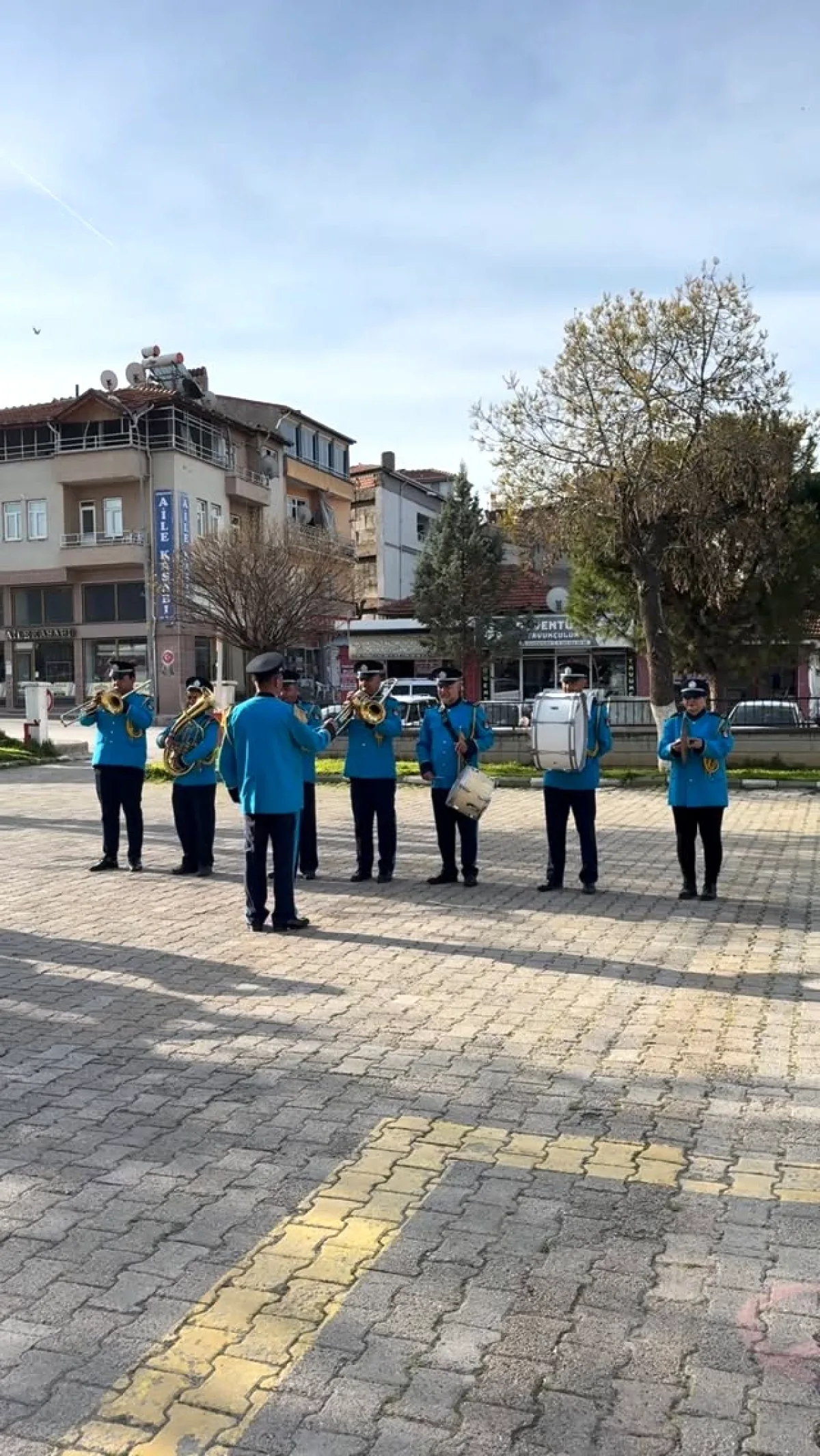 Dinar Belediyesi'nden Haftaya İstiklal Marşı ile Başlangıç Dinar Belediyesi'nden Haftaya İstiklal Marşı ile Başlangıç
