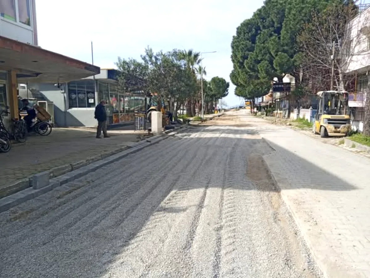 Edremit'te Yol ve Yağmursuyu Hattı Tamiratları Devam Ediyor – İkizçay Mahallesi'nde Altyapı Seferberliği Edremit'te Yol ve Yağmursuyu Hattı Tamiratları Devam Ediyor – İkizçay Mahallesi'nde Altyapı Seferberliği