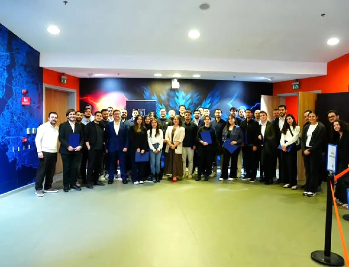 İstanbul Başakşehir'den Futbol Yönetiminde Öncü Adım: 6. Dönem Mezunlarını Verdi İstanbul Başakşehir'den Futbol Yönetiminde Öncü Adım: 6. Dönem Mezunlarını Verdi