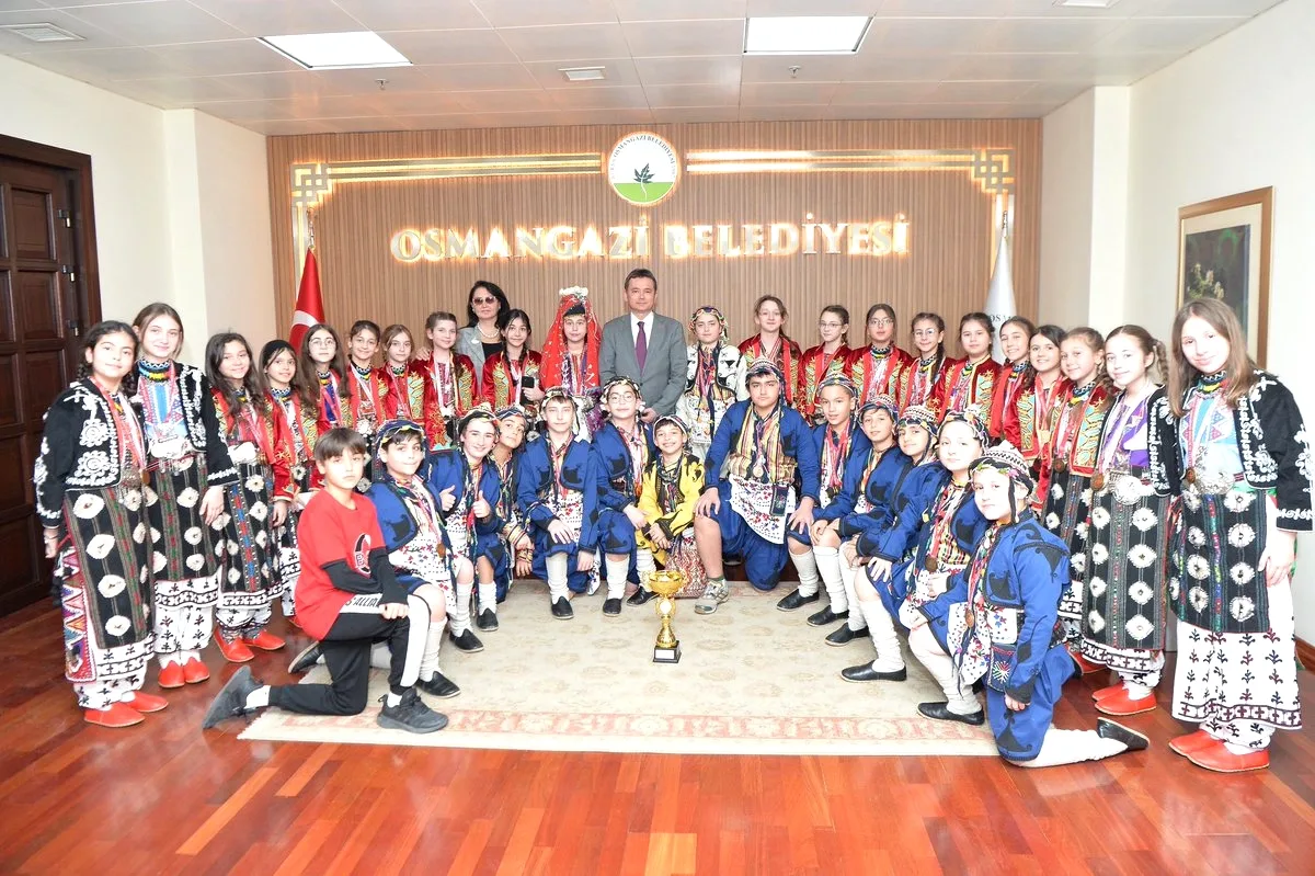 Şampiyon Miniklerden Bursa'nın Fethine Özel Gösteri Şampiyon Miniklerden Bursa'nın Fethine Özel Gösteri
