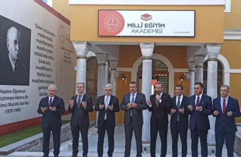 Milli Eğitim Akademisi'nde İlk Ders Zili Çaldı, İstanbul Müftüsü Dualarla Açılışı Yaptı