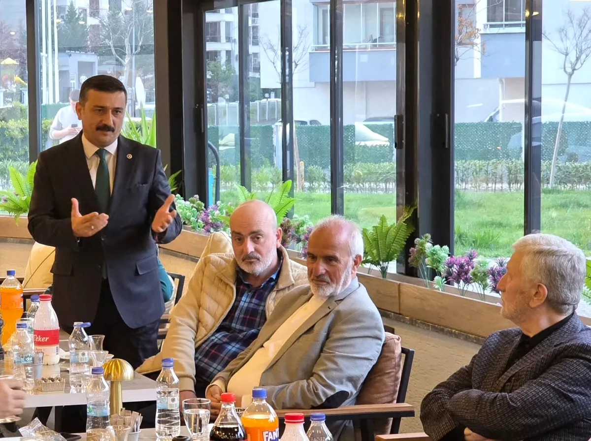 Bursa'da Parlamenterler Buluşması: Gündem Masada Konuştu Bursa'da Parlamenterler Buluşması: Gündem Masada Konuştu