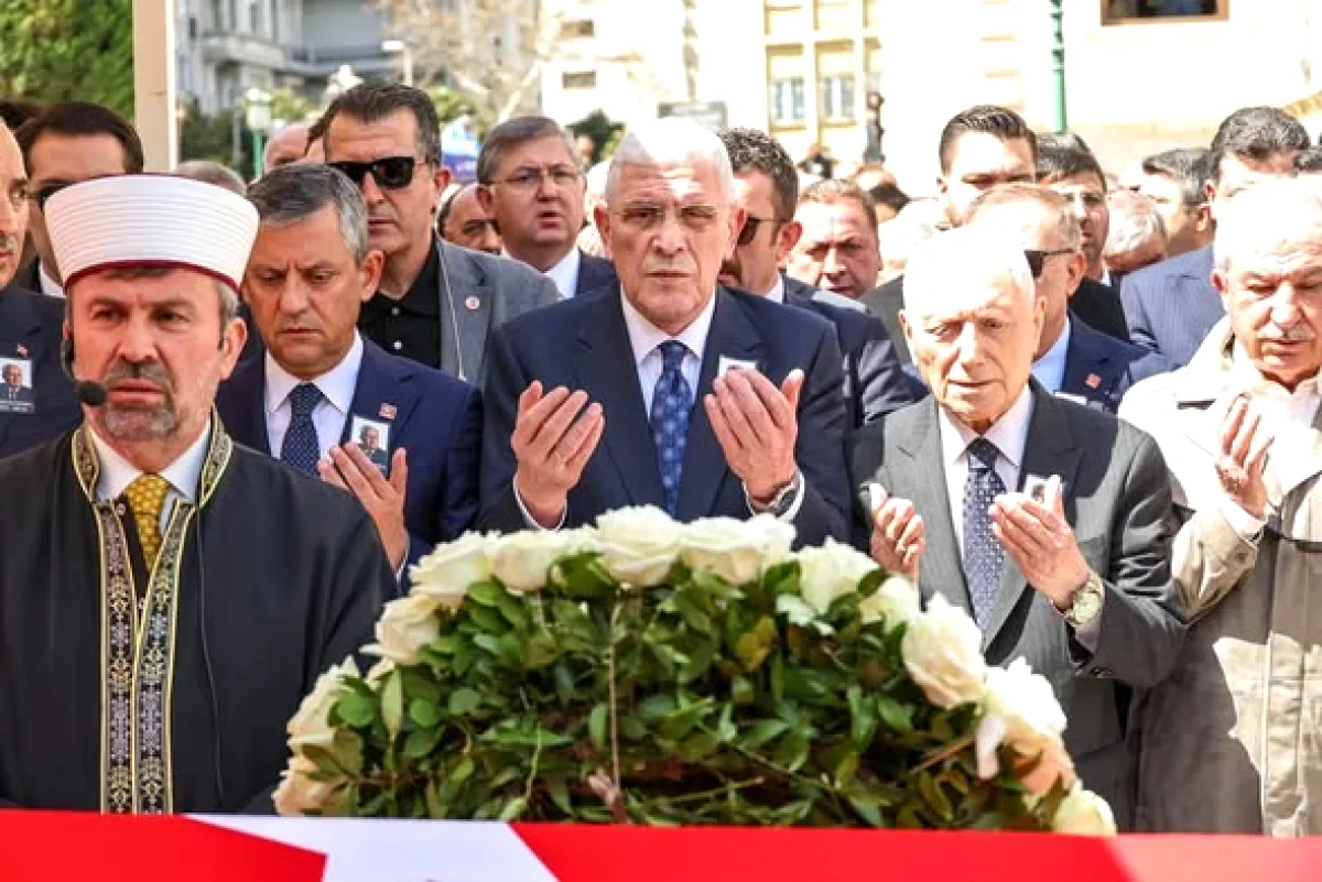 Buğra Kavuncu Bursa'da Gündem Açıklaması Yapıyor Buğra Kavuncu Bursa'da Gündem Açıklaması Yapıyor