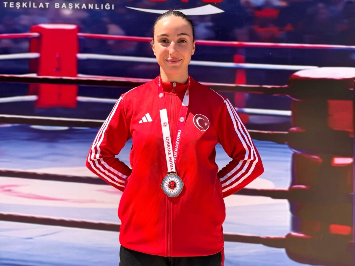Muvazzaf Subay Adayı Zehra Doğan, Muaythai'de Türkiye Şampiyonu Oldu Muvazzaf Subay Adayı Zehra Doğan, Muaythai'de Türkiye Şampiyonu Oldu