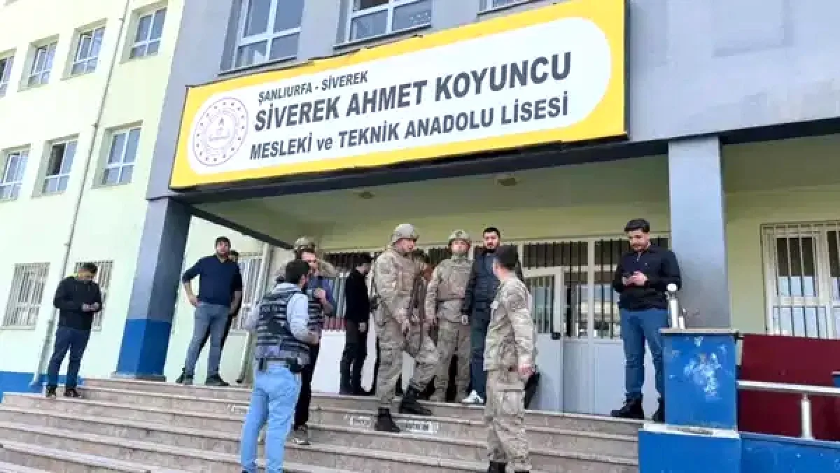 Şanlıurfa'da Lisede Silahlı Saldırı: 16 Yaralı, Eğitime 4 Gün Ara Verildi Şanlıurfa'da Lisede Silahlı Saldırı: 16 Yaralı, Eğitime 4 Gün Ara Verildi