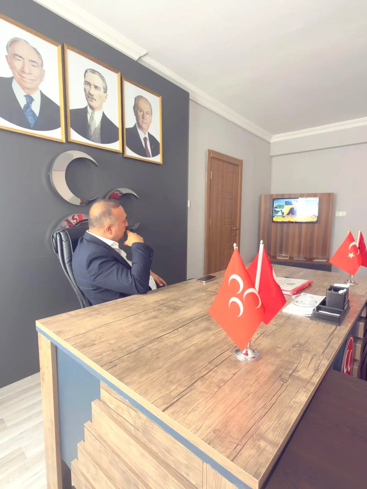 MHP Muratpaşa İlçe Başkanlığı, Devlet Bahçeli'nin TBMM Konuşmasını Takip Etti MHP Muratpaşa İlçe Başkanlığı, Devlet Bahçeli'nin TBMM Konuşmasını Takip Etti